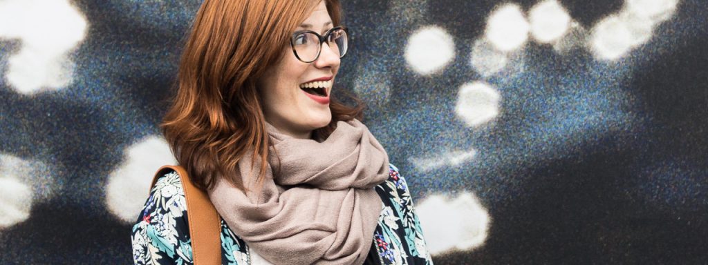 Woman Glasses Surprised 1280×480