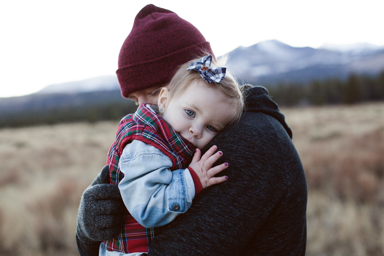 Dad-Hugging-Baby-Girl-1280-x-853