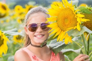Girl Sunglasses Sunflower 1280x853