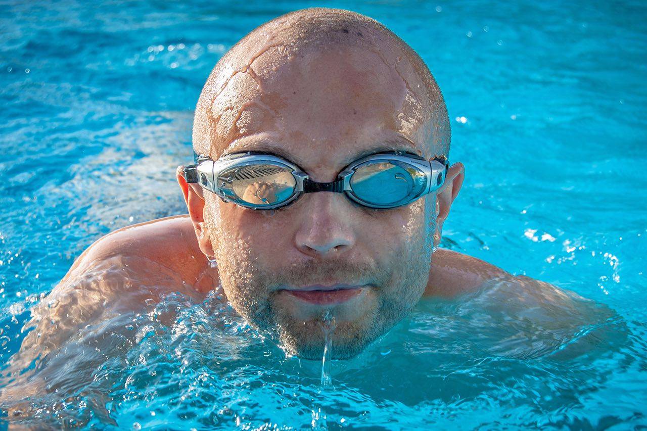 Sport_swim_goggles bkground_sm