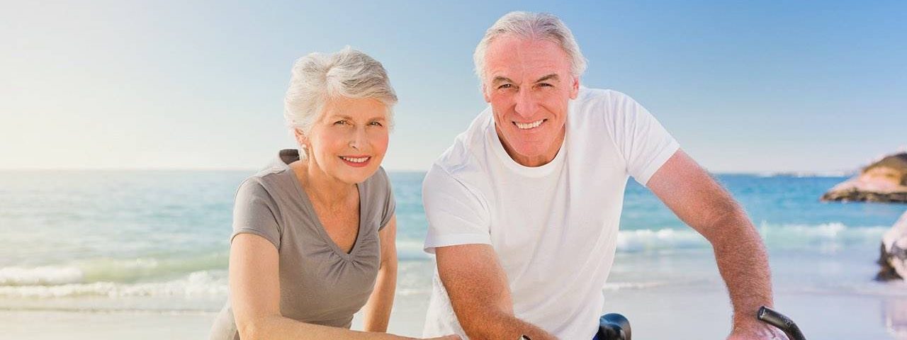 an-old-couple-seaview-bicycle-1280x480