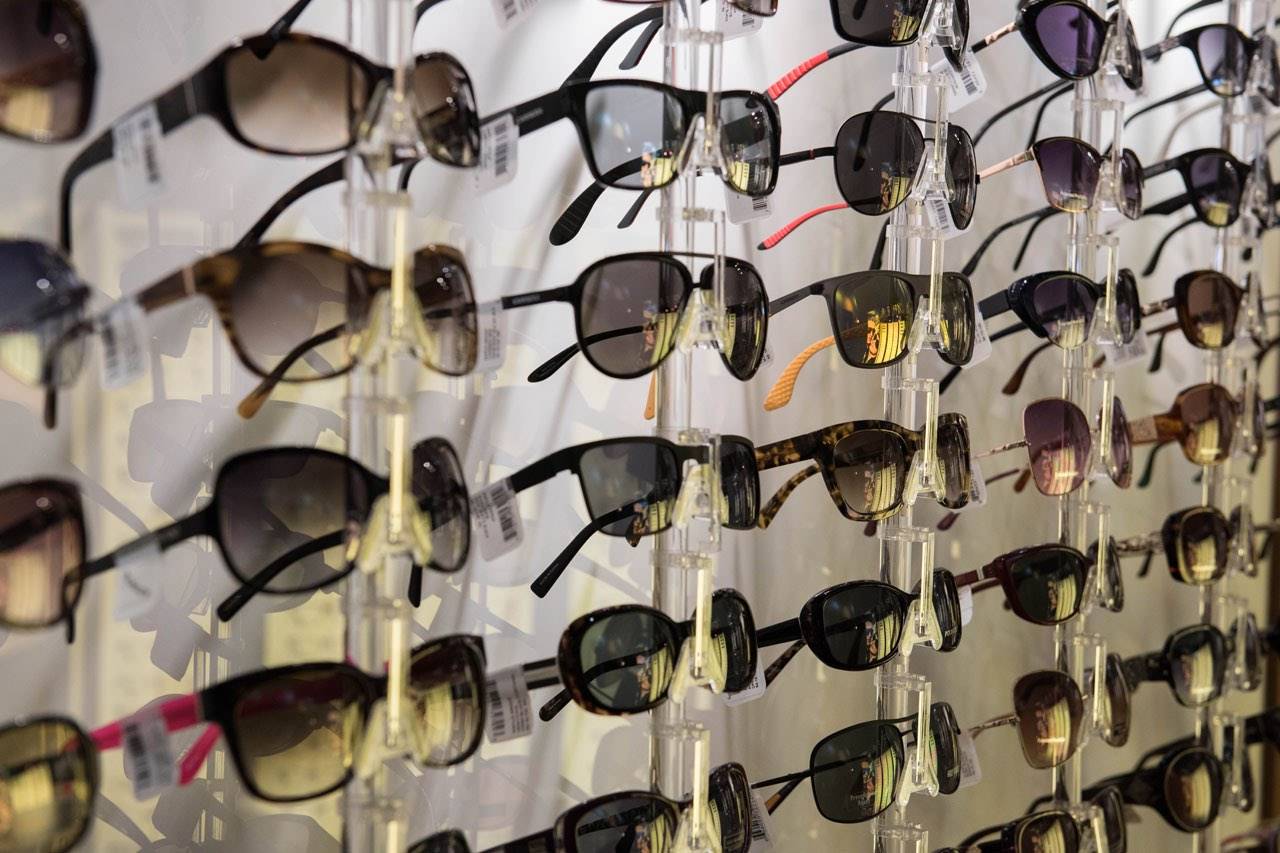 sunglasses_wall_display