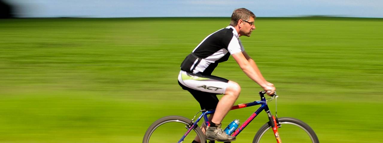 sports male cyclist roadbike sunglasses 1280x480