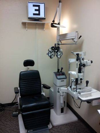 eye care services at 20/20 eye care center in Fullerton, CA