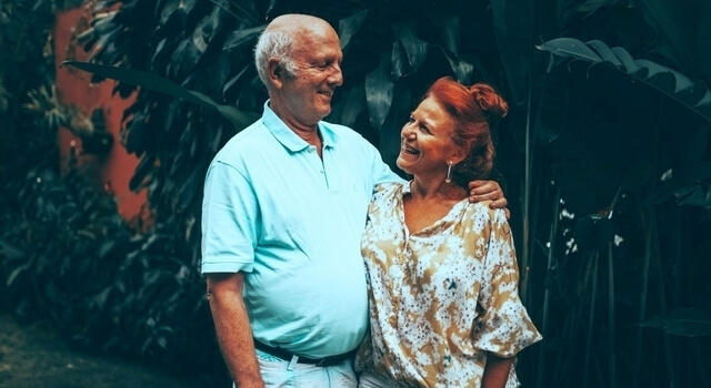 happy senior couple 640