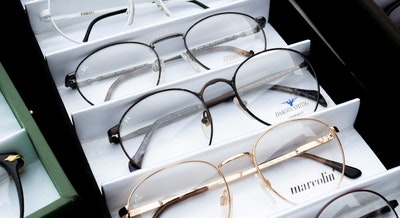 eyeglasses eyesight glass items 1627639