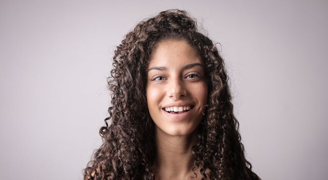smiling hispanic girl 640×350