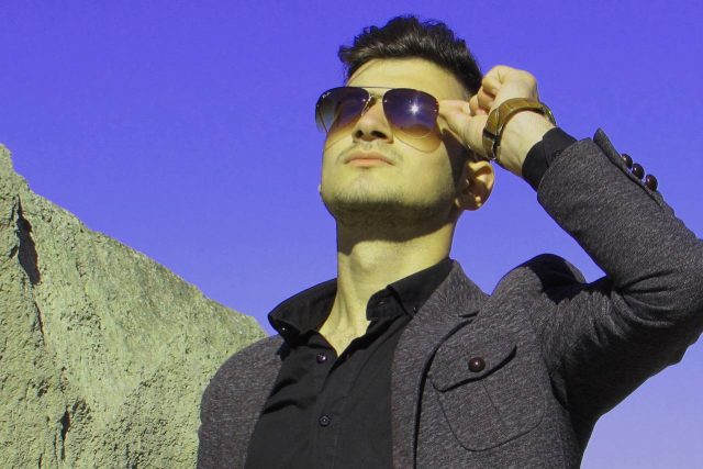 Man Sunglasses Blue Sky 1280×853