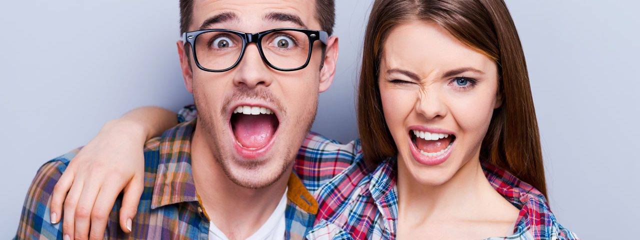 glasses-american-couple-winking-1280x480
