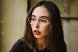 girl eyeglasses 1280x853
