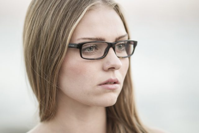 Girl Serious Glasses 1280x853 640x427