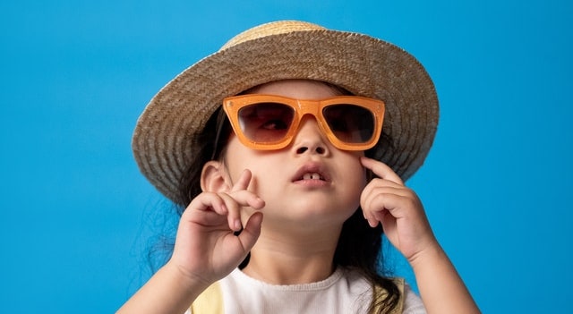 little asian girl wearing sunglasses 640x350.jpg