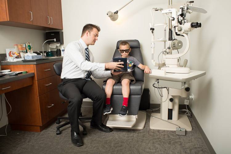 illinois myopia eye exam for kids DSC 5685