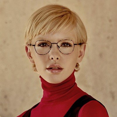 woman wearing kliik eyeglasses