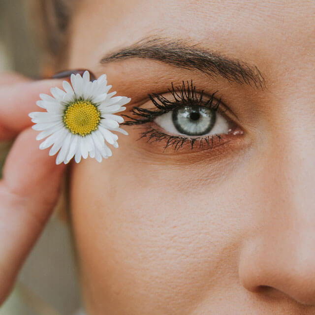 eye daisy girl 640.jpg