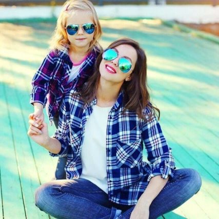 mother-and-daughter-wearing-sunglasses-640-427x427