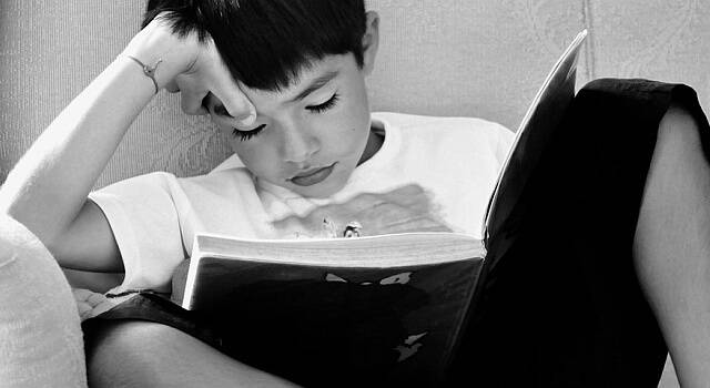child reading 640×350