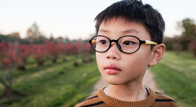 asian kid wearing eyeglasses 640x350