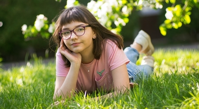 girl wearing eyeglasses