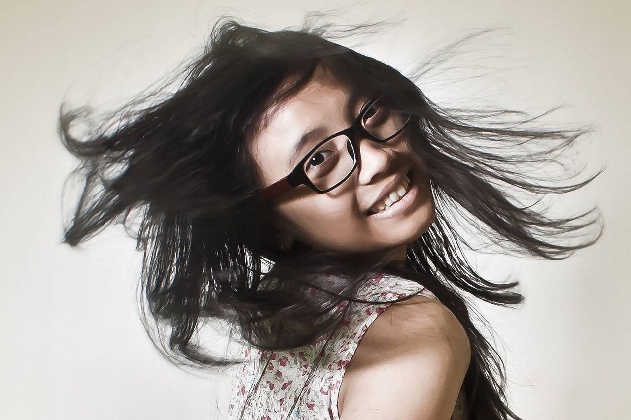 Happy Girl Flippig Hair Glasses 1280x853