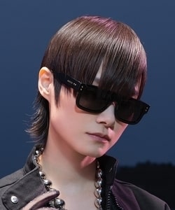 asian wearing gucci sunglasses 250x300