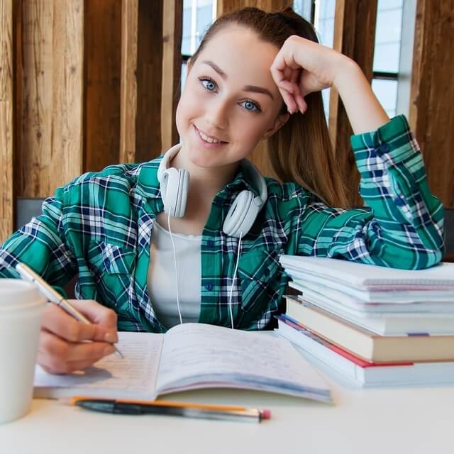 teenage girl studying 640