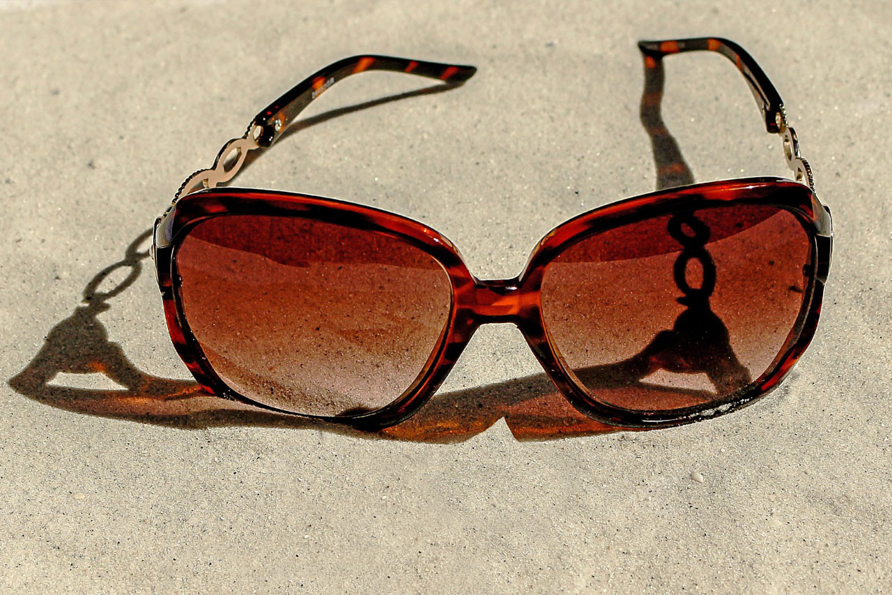 Sunglasses in Sand 1280x853
