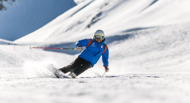 skiing goggles 640×350 1.jpg