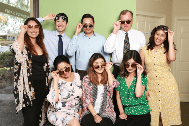 Team with sunglasses April 2019 (1)