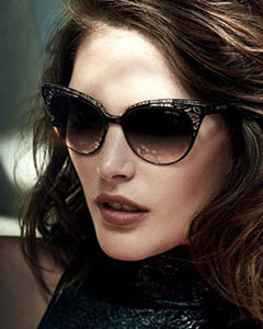 Model wearing Chloe sunglasses