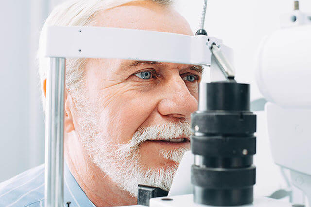 Senior Patient Eye Exam_640 640x427