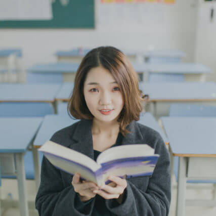 eye doctor, young asian girl reading