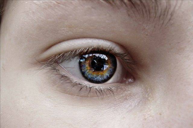 Close up of hazel eye