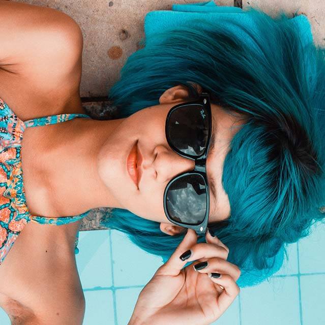 blue hair sunglasses funky_640