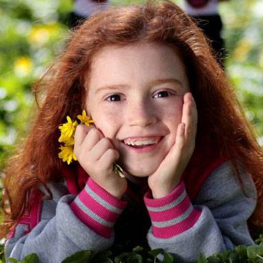 Girl Smiling Grass Flower 1280×480 1024×384