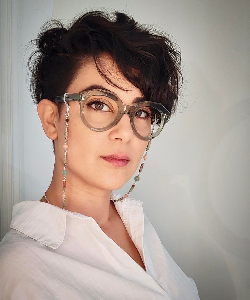 woman wearing vue dc eyeglasses 250x300