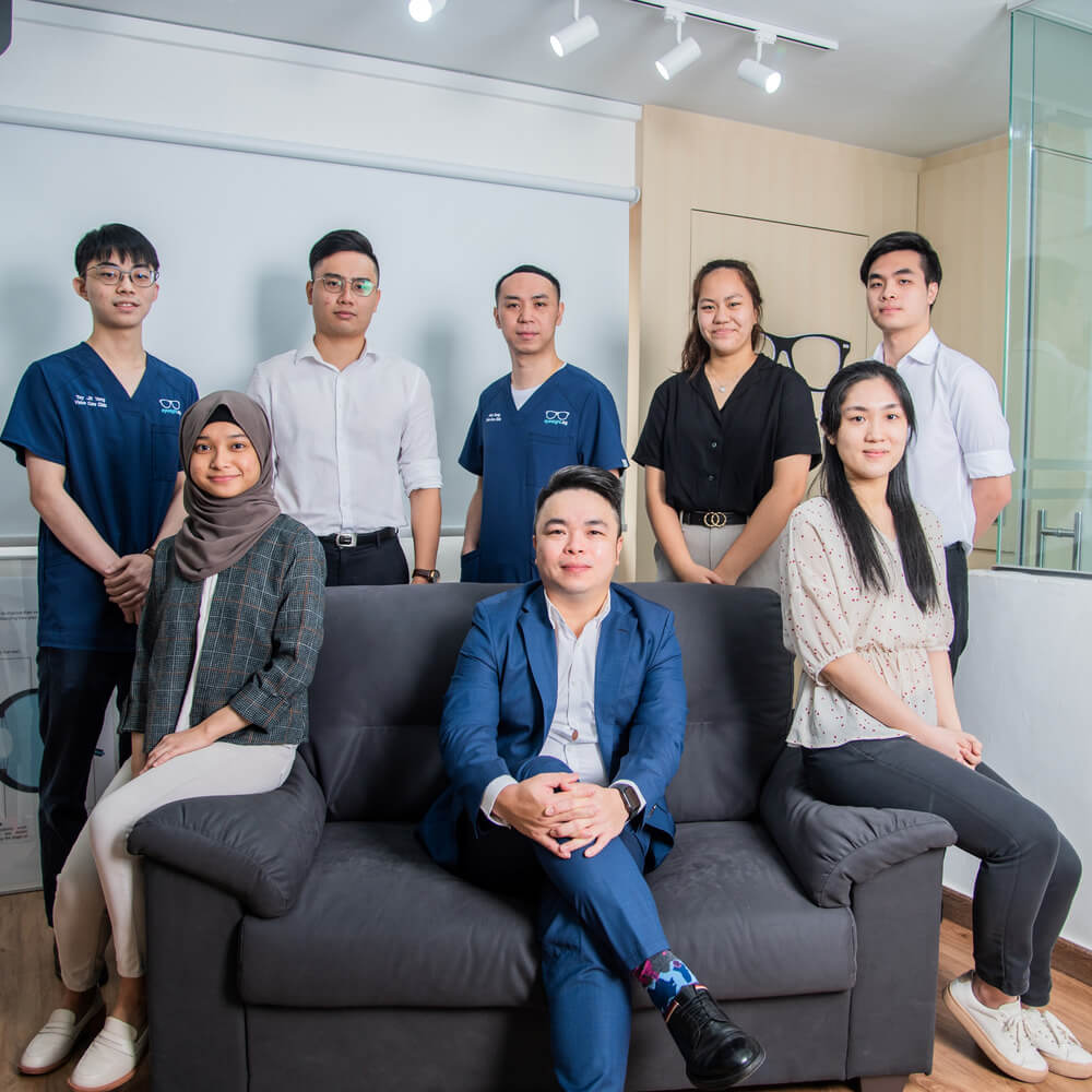 our team of optometrists in Singapore