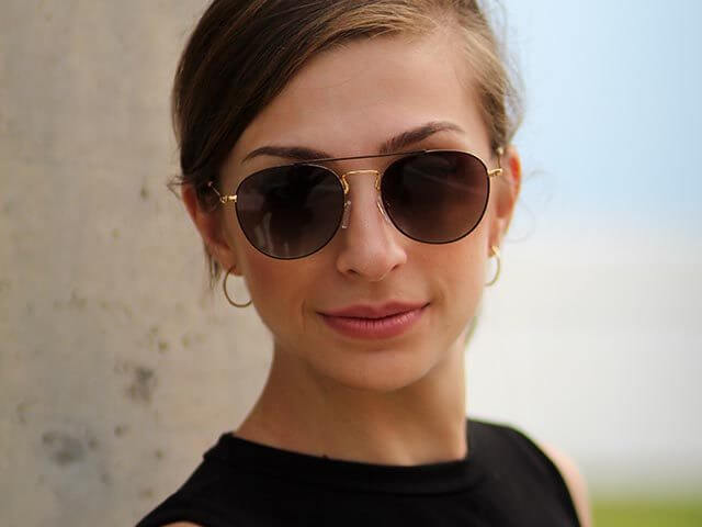 woman sunglasses 2_640 640x480