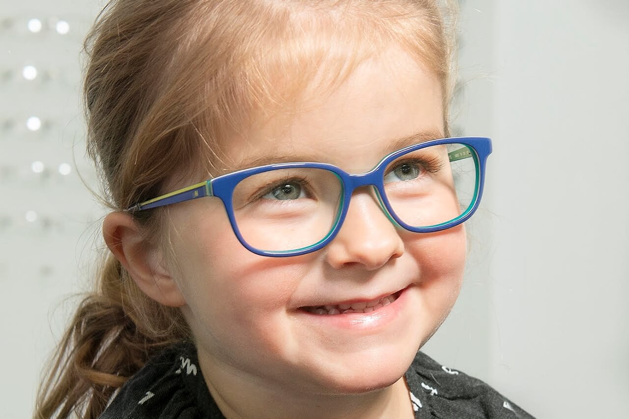 Preschool child needs his eyesight tested