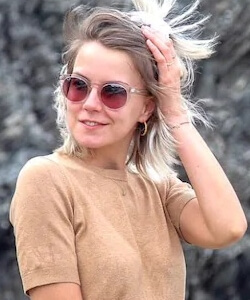 Girl model wearing Maui Jim sunglasses