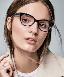 Model wearing Nine West glasses