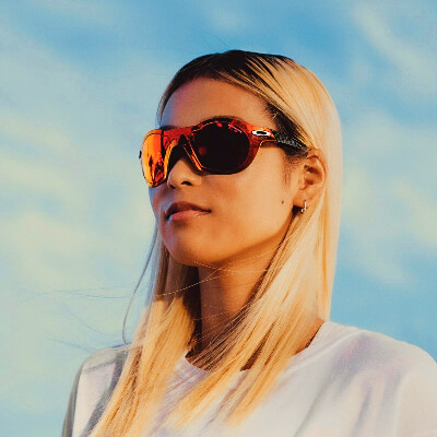 blond woman wearing oakley sunglasses 400x400.jpg