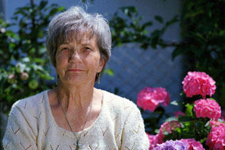 Elderly Woman Pink Flowers 1280×853 1024×682