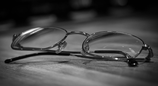 white black eye glasses near me.640×350.jpg Brampton, ON