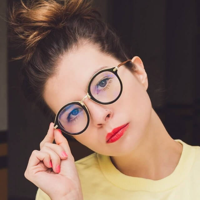 young woman glasses 640x640