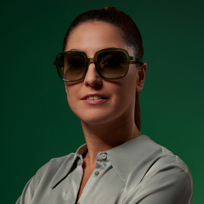 woman wearing dark icberlin sunglasses