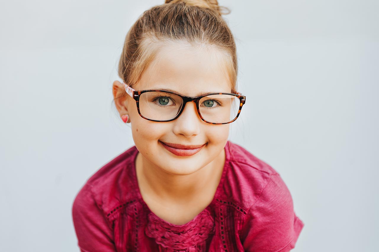 Girl kid wearing glasses