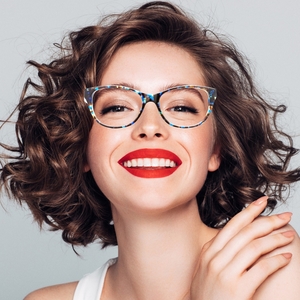 beautiful woman wearing glasses