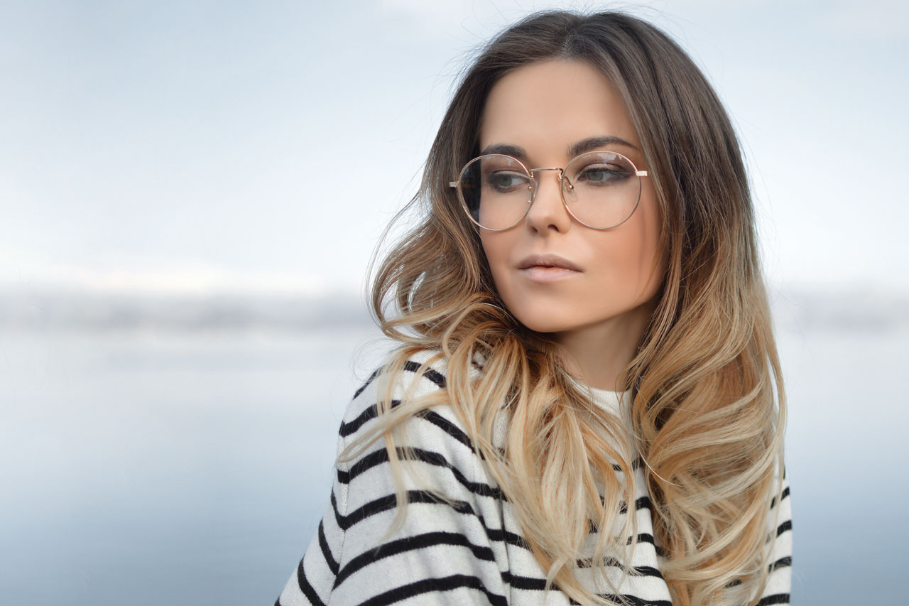 girl glasses stripe