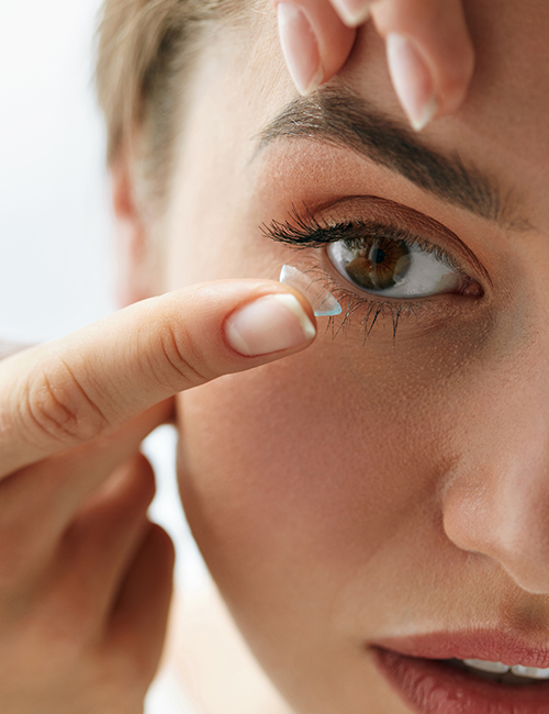 Female Fitting Contact Lenses